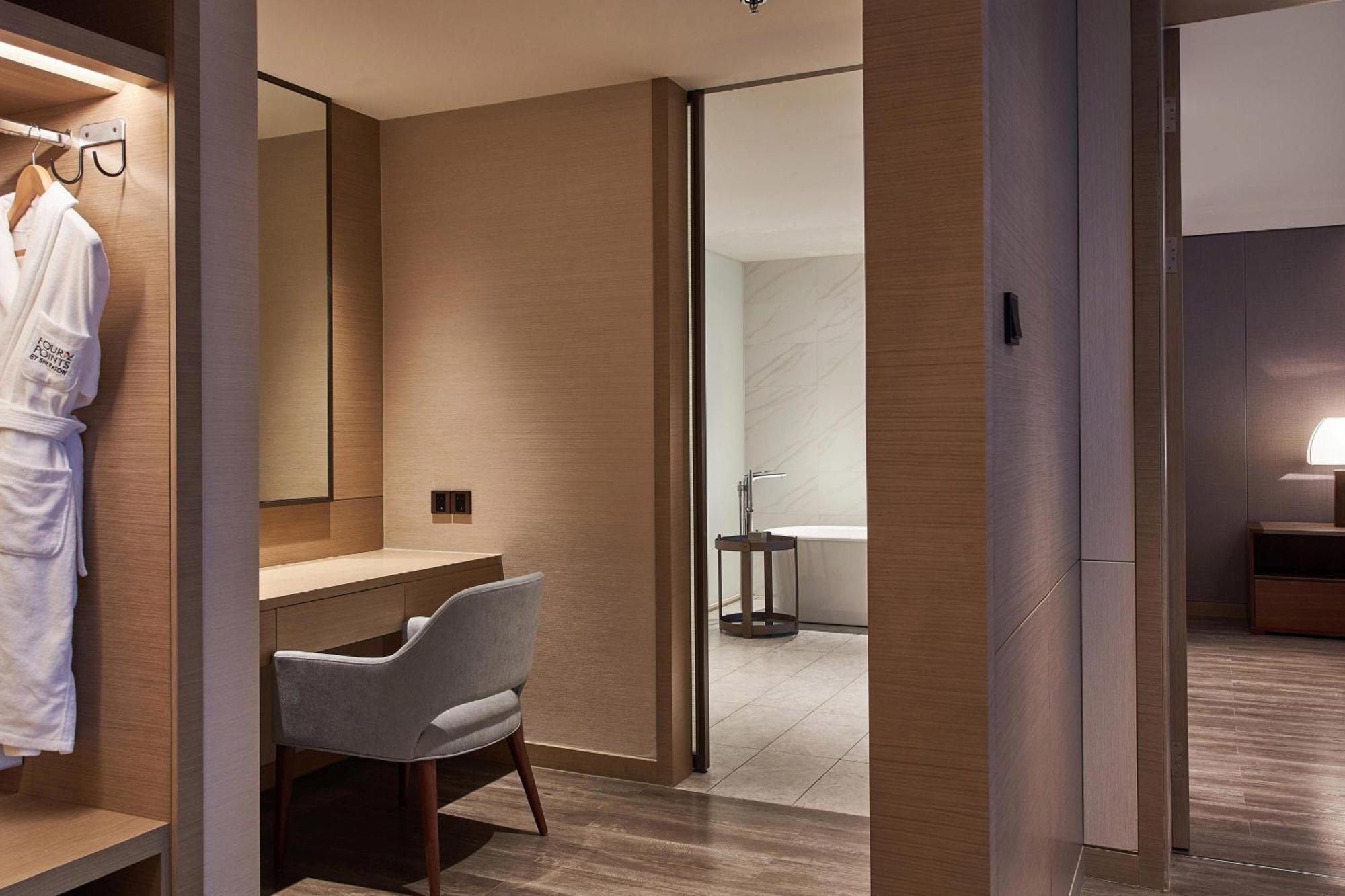 Four Points By Sheraton Цзясін Екстер'єр фото
